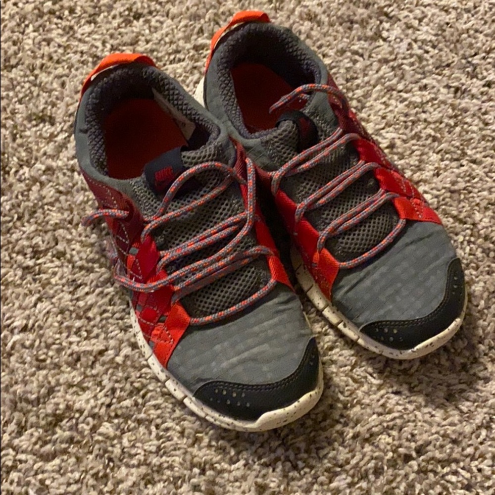 Nike tennis shoes